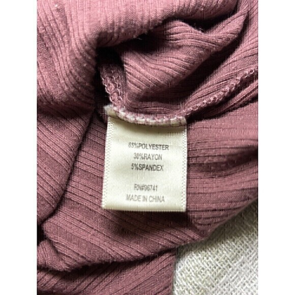 Selfie Scoop Short Sleeve Hook & Eye Rib-Knit Crop Top Juniors Medium Pink Mauve - Picture 7 of 11